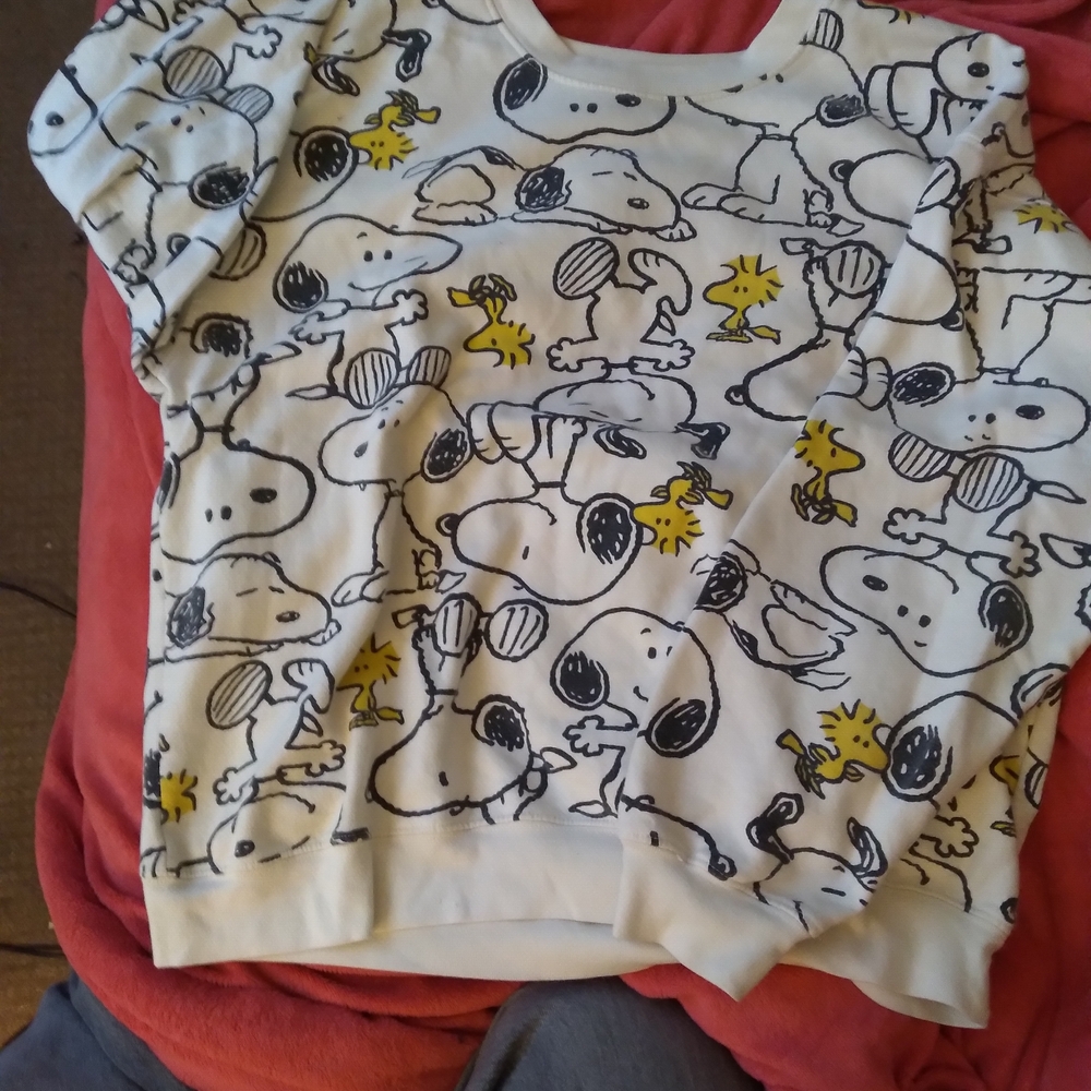 Peanuts White and Yellow Sweatshirt